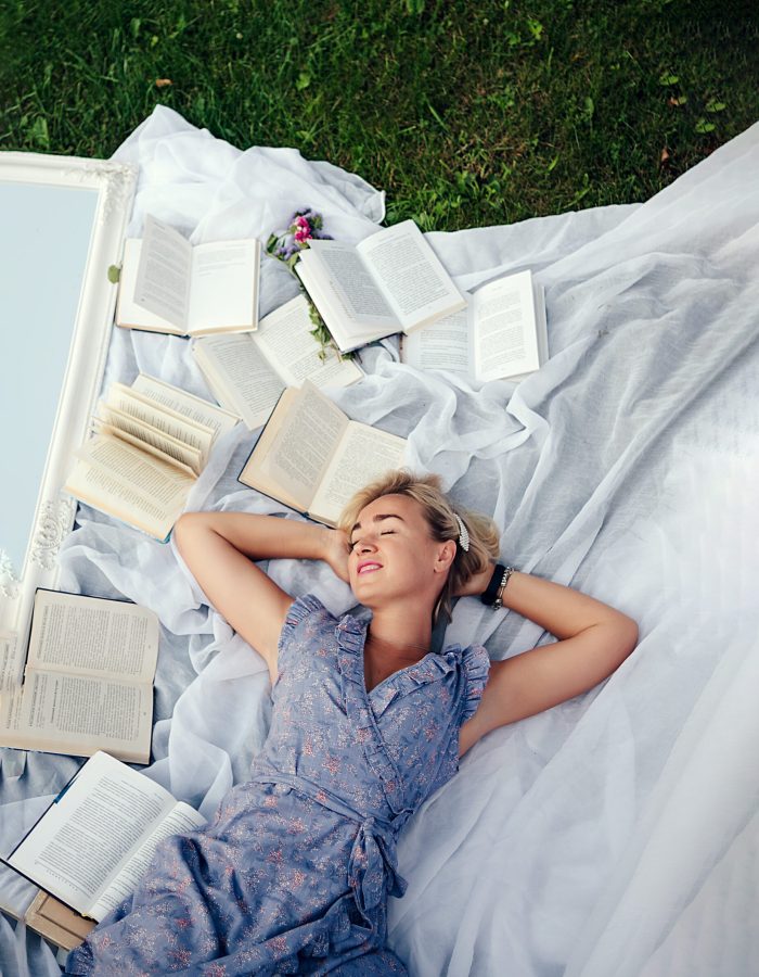 top-view-girls-with-books